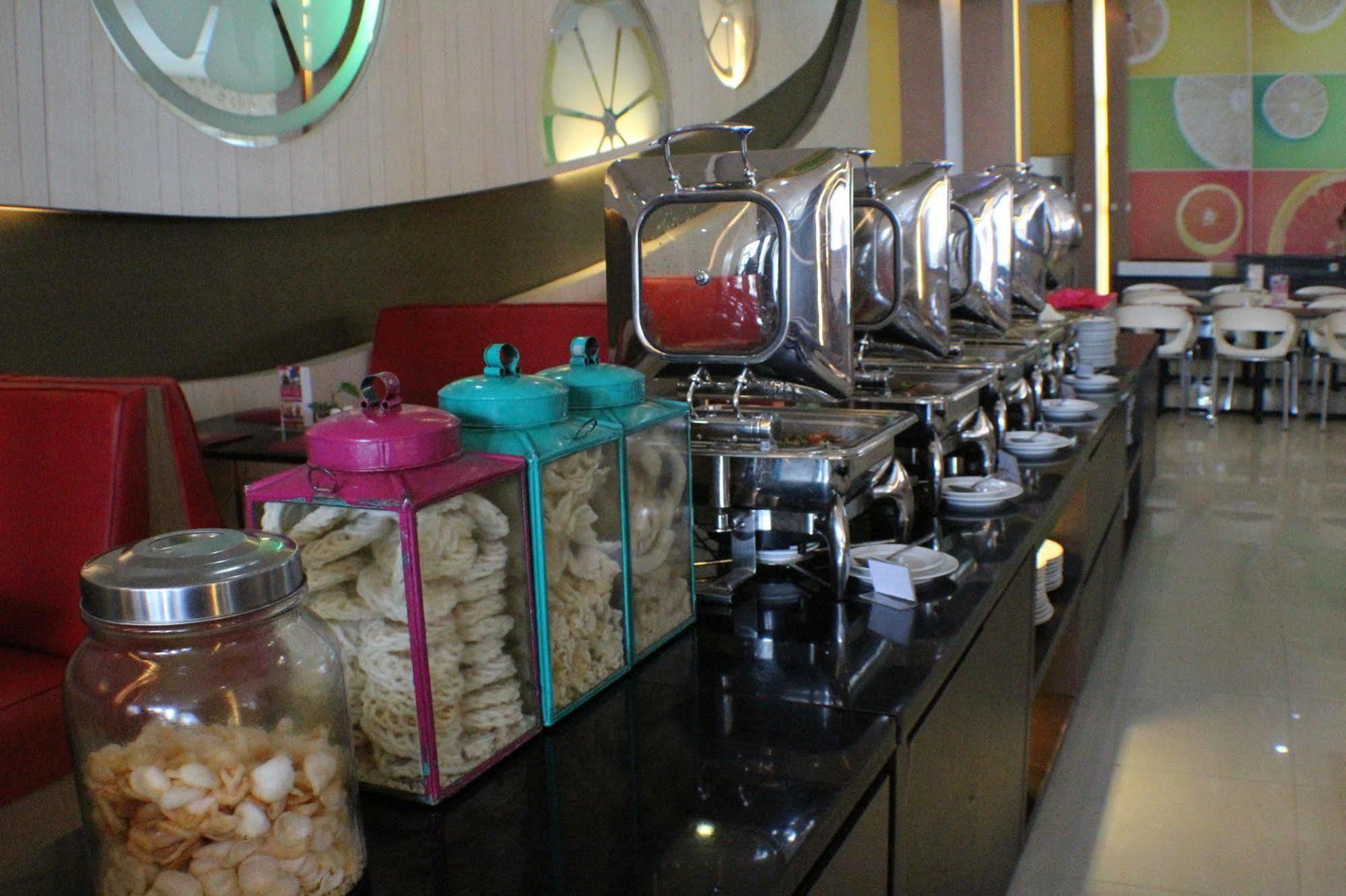 Favehotel Kusumanegara Yogyakarta Exterior photo